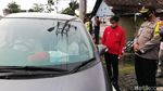 Momen Gibran Pantau Langsung Penyekatan Mudik