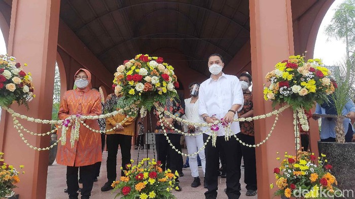 Museum Olahraga Surabaya diresmikan Mensos Tri Rismaharini bersama Wali Kota Surabaya Eri Cahyadi. Museum ini salah satu impian Mensos sejak masih menjadi Wali Kota Surabaya.