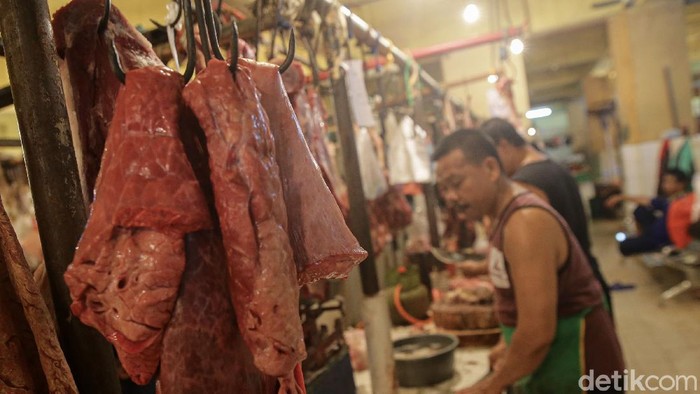 Sepekan menuju Lebaran, beberapa bahan pokok pangan mengalami kenaikan harga, termasuk daging sapi.