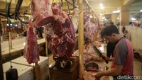 Biasanyanya para pedagang rata-rata menjual 40-60 Kg per hari. Namun, saat Ramadhan mereka bisa menjual 80 kg per hari.