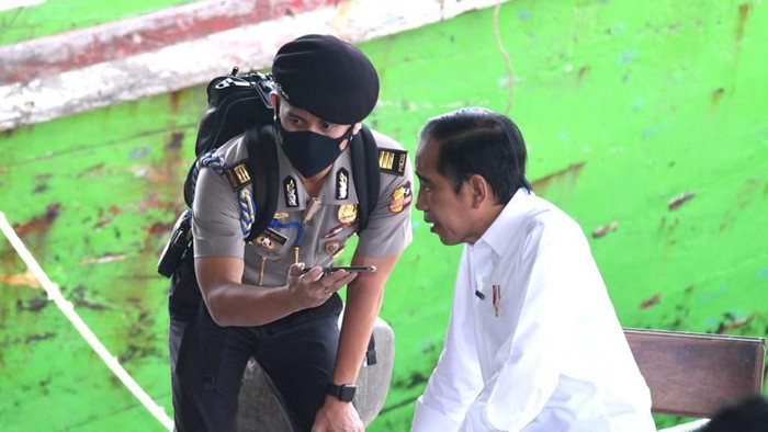 Presiden Jokowi dan AKP Syarif Muhammad