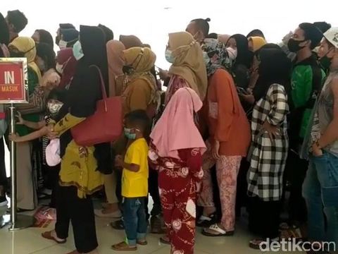 Tempat Belanja di Bandung Diserbu Pengunjung