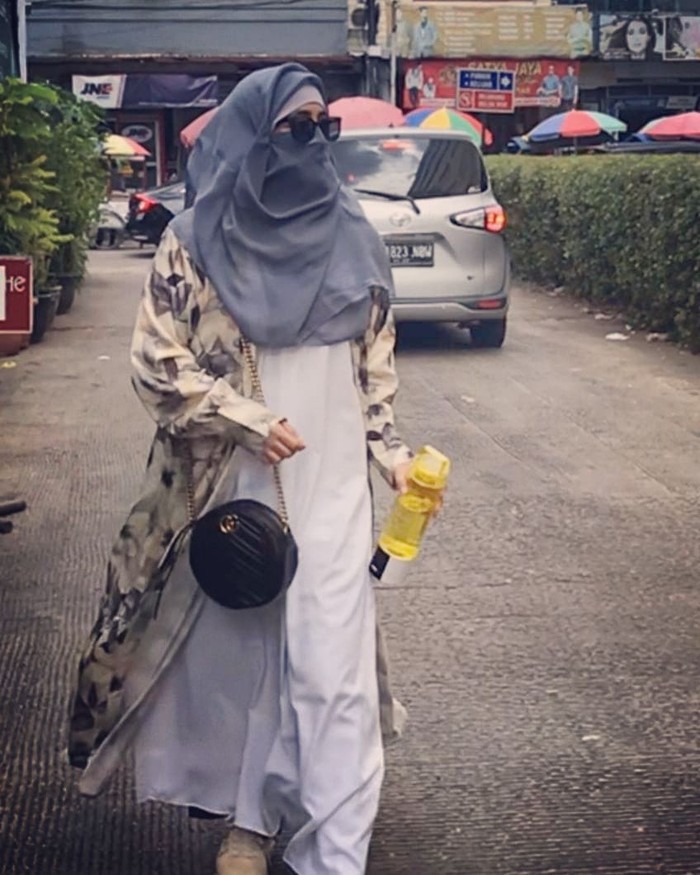 Ummi Pipik Punya Bisnis Air Hidrogen dan Kafe yang Kece Ummi Pipik Punya Bisnis Air Hidrogen dan Kafe yang Kece
