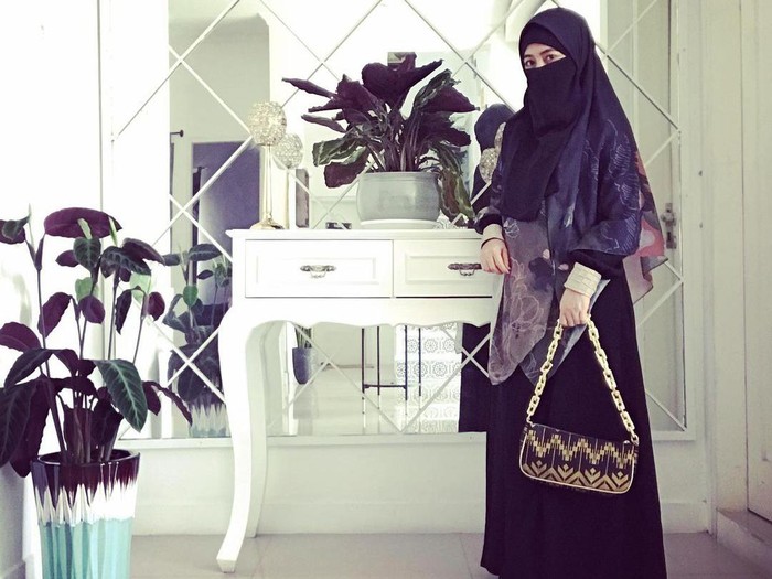 Ummi Pipik Punya Bisnis Air Hidrogen dan Kafe yang Kece