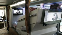 Sebagai penyalur tenaga ke roda belakang, digunakan sistem transmisi GR875R, 8-speed Scania Opticruise with kick-down. Bus ini juga dilengkapi retarder  yang bisa disetel otomatis maupun manual. Foto: Instagram @adiputro_official