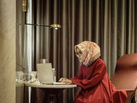 Foto Okky Irmanita dan suami.