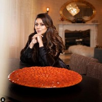 Selain sebagai produser, Gauri Khan merupakan seorang desainer interior sukses. Wanita berusia 50 tahun itu sudah menjadi langgangan para selebriti Bollywood dan dunia. Sederet klien Gauri yang rumahnya didesain olehnya di antaranya Roberto Cavalli, Ralph Lauren, Karan Johar, hingga orang terkaya di India Mukesh Ambani. Foto: Dok. Instagram @gaurikhan