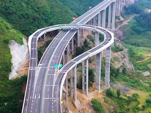 Jarang Ada, China Punya Lokasi Putar Balik yang Aman di Tol