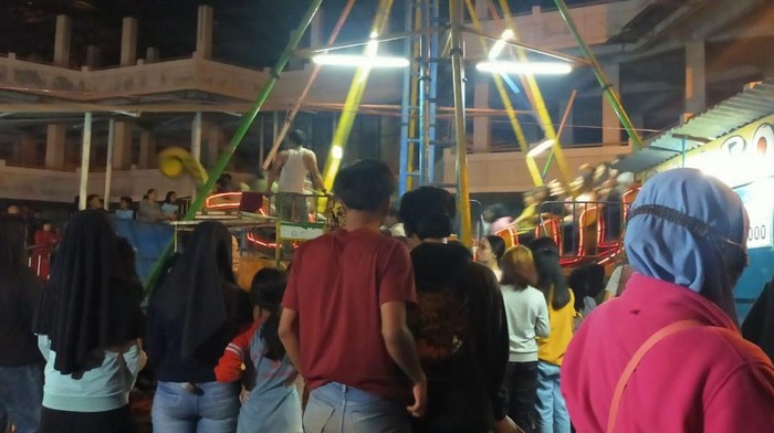 Kegiatan pasar malam di Garut dibubarkan petugas