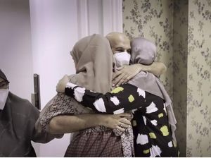 Tangis Haru Mark Sungkar Pertama Kali Lihat Anak Zaskia