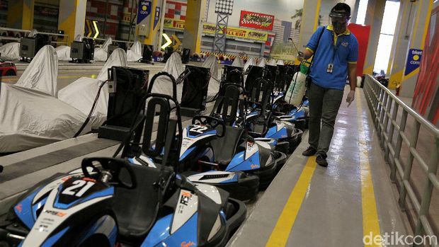 Protokol kesehatan jadi upaya pencegahan yang dilakukan di masa pandemi virus Corona. Di Trans Studio Cibubur, protokol kesehatan pun diterapkan dengan ketat.