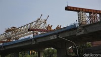 Dengan demikian ada sekitar 66 km ruas tol JORR 2 yang masih menanti penyelesaian. Ruas-ruas tersebut di antaranya Cinere-Jagorawi-Cimanggis seksi 3 (Kukusan-Cinere) 5,5 km, Cimanggis-Cibitung seksi 2 (On/Off Ramp Jatikarya-Junction Cibitung) 22,04 km, dan Cibitung-Cilincing (34 km).