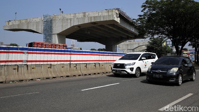 Menanti Rampungnya Pembangunan Proyek Tol JORR 2 Pembangunan proyek Tol JORR 2 molor dari targetnya. Ditargetkan rampung 2019, penyelesaian proyek tol dengan total panjang 110 km ini terus dikejar.