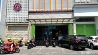 Bipang yang dimaksud Fadjroel adalah makanan khas Pasuruan. Penganan ini bisa ditemui di Toko Bipang Jangkar, Jalan Lombok, Kelurahan Trajeng, Kecamatan Panggungrejo, Pasuruan. Di toko yang sekaligus tempat produksi ini, anda bisa memilih aneka bentuk, ukuran dan rasa bipang. 