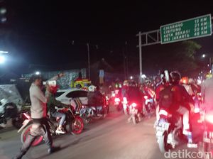 Kronologi Pemudik Blokade Penyekatan di Karawang hingga Akhirnya Dibuka