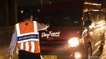 Mudik Dilarang, Ribuan Kendaraan Putar Balik di Tol Cikarang Barat