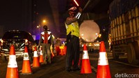 Seperti diketahui, pemerintah memberlakukan larangan mudik Lebaran pada tanggal 6 Mei hingga 17 Mei. Selain itu, pemerintah pusat juga memutuskan melarang mudik lokal atau mudik aglomerasi guna mengantisipasi melonjaknya kasus COVID-19 di Tanah Air.