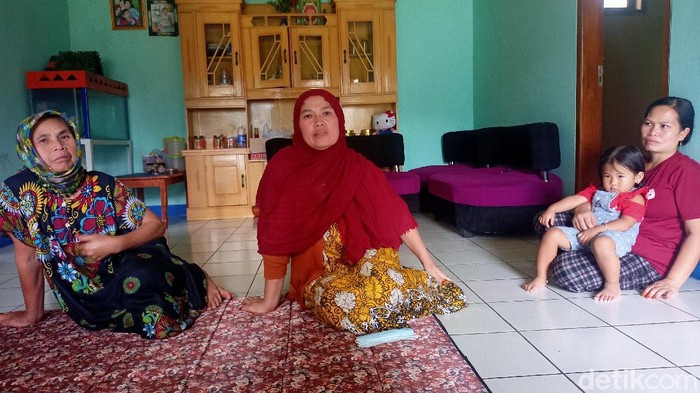 Saat Yayah berkumpul dengan keluarganya
