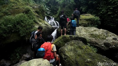 Setapak Menelusuri Gunung Salak ke Lembah Sukhoi