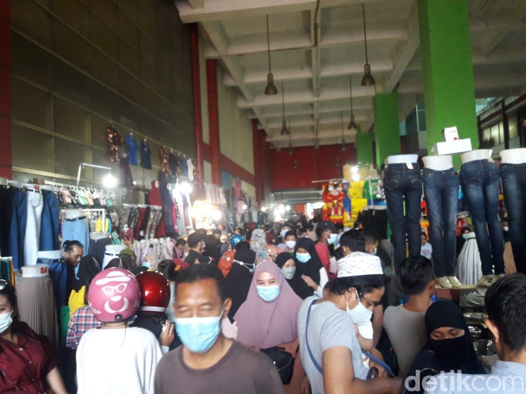 Suasana Pasar Tanah Abang pada 9 Mei 2021 (Rakha/detikcom)