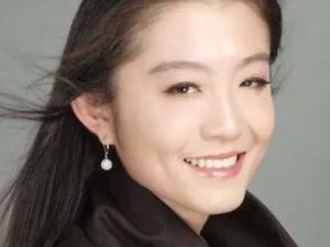 Sosok Translator Cantik China yang Dituduh Sebabkan Perceraian Bill Gates