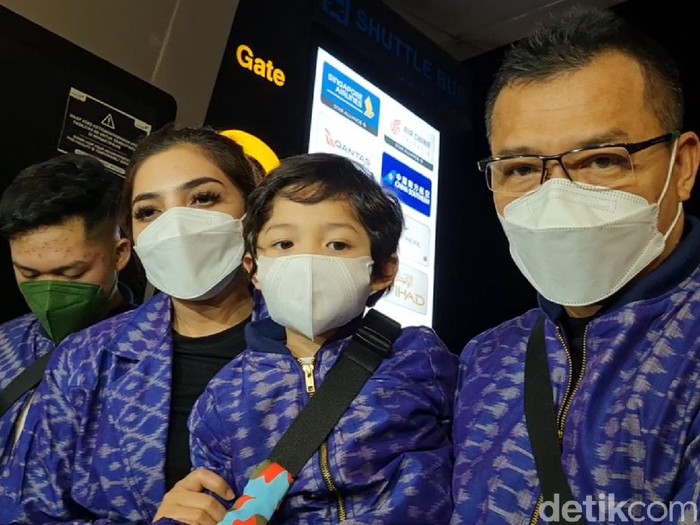 ashanty ke luar negeri