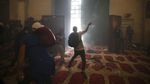 Bentrokan Palestina-Israel di Masjid Al-Aqsa Kembali Pecah