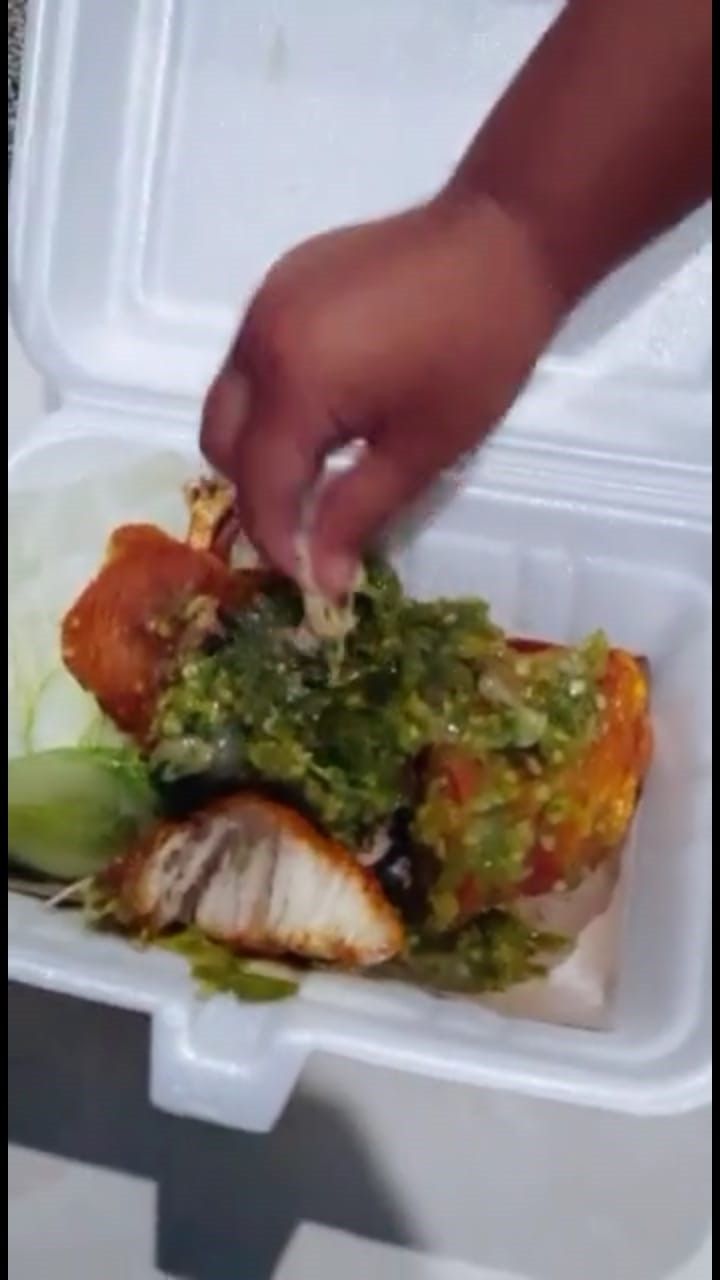 Bocah 4 Tahun Tak Bisa Makan Tanpa Sambal, Netizen: Penerus Tanboy Kun!