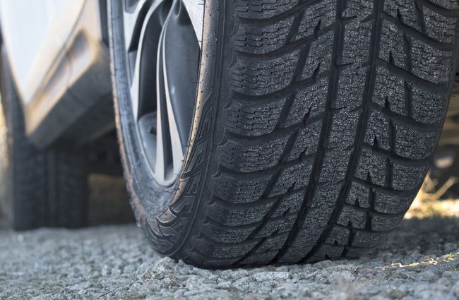 Kenali 6 Penyebab Telapak Ban Mobil Cepat Aus