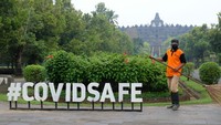 Selain wisata Svarga Bumi, Candi Borobudur juga ditutup saat lebaran. ANTARA FOTO/Anis Efizudin  