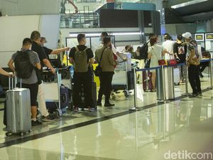 Libur Nataru, Pemerintah Kaji Lagi Syarat Tes PCR-Tambah Masa Karantina