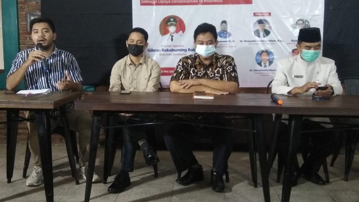 Diskusi Seru Soal Toleransi Dalam Bingkai Pancasila Dewan Syariah Kota Surakarta (DSKS) bersama Perkumpulan Gerakan Kebangsaan (PGK) menggelar dialog kebangsaan.