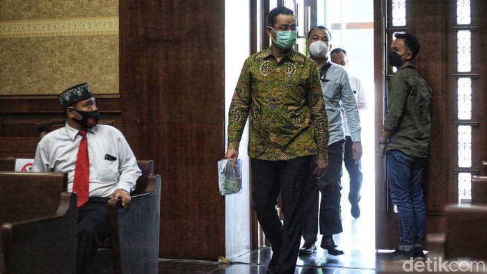 Eks Mensos Juliari Jalani Sidang Lanjutan Terdakwa korupsi bansos se-Jabodetabek tahun 2020 Juliari Batubara mengikuti sidang lanjutan di Pengadilan Tipikor, Jakarta, Senin (10/5/2021).