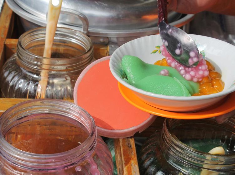 Kuliner Bogor Mantul, Es Loder Pak Ade yang Manis Lembut