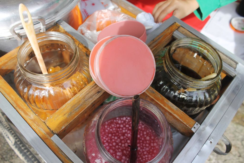 Slurpp! Ini Es Loder Pak Ade di Bogor yang Manis Lembut