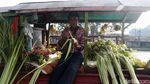 H-3 Lebaran, Pedagang Kulit Ketupat Mulai Marak