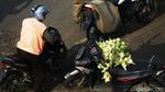 H-3 Lebaran, Pedagang Kulit Ketupat Mulai Marak