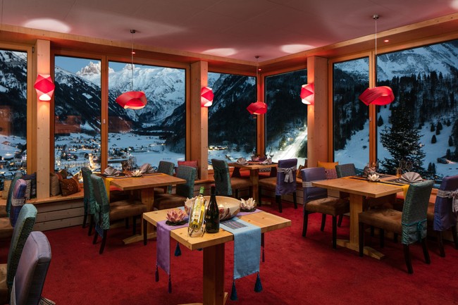 Menurut kabar yang beredar, hotel ini juga menjadi tempat di mana Ratu Suthida, istri pertama Raja Maha Vajiralongkorn, menetap selama bertahun-tahun. Foto: Dok. Myswitzerland.com