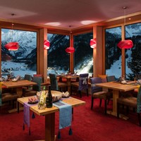 Menurut kabar yang beredar, hotel ini juga menjadi tempat di mana Ratu Suthida, istri pertama Raja Maha Vajiralongkorn, menetap selama bertahun-tahun. Foto: Dok. Myswitzerland.com