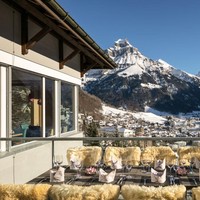 Hotel ini menawarkan pemandangan alam yang sangat indah. Tamu bisa menikmati ‘lukisan alam’ pegunungan di sekitarnya. Sebab setiap kamar berhadapan langsung dengan pegunungan Titlis. Foto: Dok. Myswitzerland.com