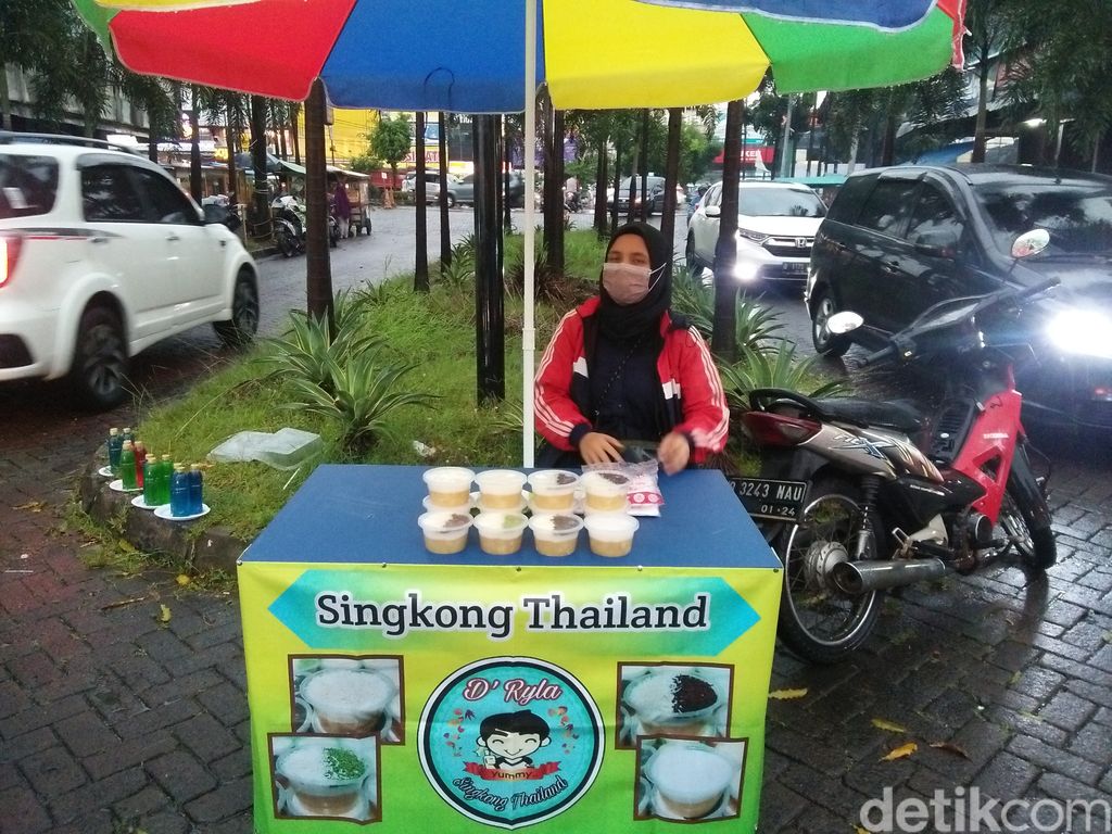 Jajan Takjil di Pamulang, Ada Singkong Thailand dan Bubur Sumsum Bangka Enak