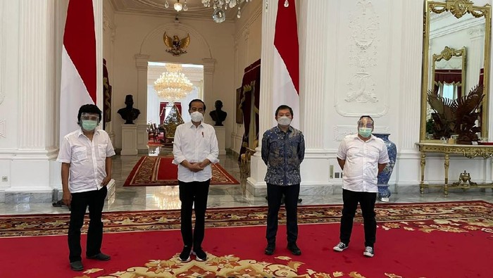 Jokowi Bertemu Adian Napitupulu