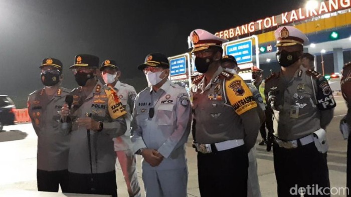Kakorlantas di Gerbang Tol Kalikangkung, Semarang, Senin (10/5/2021).