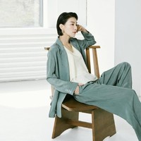 Di luar kemampuan akting, Kim Seo Hyung berbakat dalam dunia tarik suara. Ia mengisi soundtrack film dan drama Korea yang dibintanginya yaitu Late Spring dan Temptation of Wife. Foto: dok. Instagram kim_seohyung