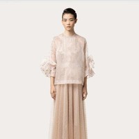 Sapto Djojokartiko menghadirkan koleksi edisi terbatas untuk Hari Raya 2021. Terdiri dari 35 tampilan busana, koleksi busana Lebaran ini tetap hadir dengan detail-detail khas Sapto yang subtil. Foto: dok. Sapto Djojokartiko.