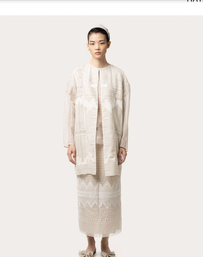 Sapto Djojokartiko menghadirkan koleksi edisi terbatas untuk Hari Raya 2021. Terdiri dari 35 tampilan busana, koleksi busana Lebaran ini tetap hadir dengan detail-detail khas Sapto yang subtil. Foto: dok. Sapto Djojokartiko.