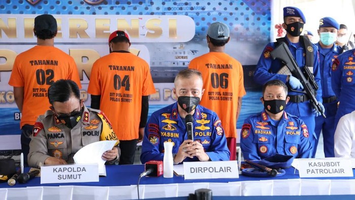 Konferensi pers penangkapan kapal berbendera Malaysia diduga lakukan ilegal fishing (Datuk Haris/detik)