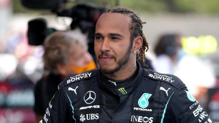 BARCELONA, SPAIN - MAY 09: Race winner Lewis Hamilton of Great Britain and Mercedes GP celebrates in parc ferme during the F1 Grand Prix of Spain at Circuit de Barcelona-Catalunya on May 09, 2021 in Barcelona, Spain. (Photo by Emilio Morenatti - Pool/Getty Images)