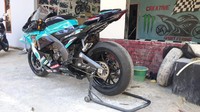 Menurut Jorgie, modifikasi ini mengubah hampir seluruh bagian motor. Mulai dari penyesuaian di bagian subframe, bodi-bodi, sistem pengereman, dan sistem pencahayaan. Yang tidak diubah hanya bagian tangki dan bagian mesin. Foto: Creative custom/Jorgie Candrono