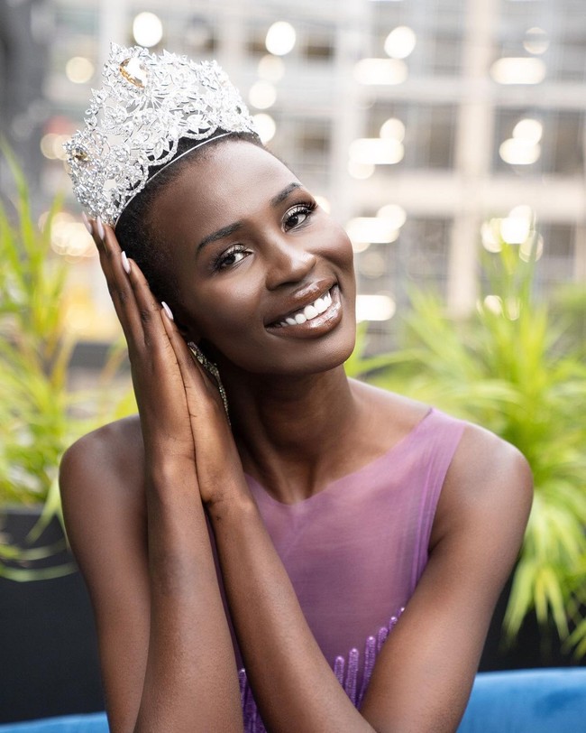 Nova Stevens adalah Miss Universe Canada 2020 yang mencetak sejarah. Ia merupakan wanita berkulit hitam kedua yang sukses menyandang gelar tersebut setelah yang pertama 30 tahun lalu. Foto: Instagram @thenovastevens